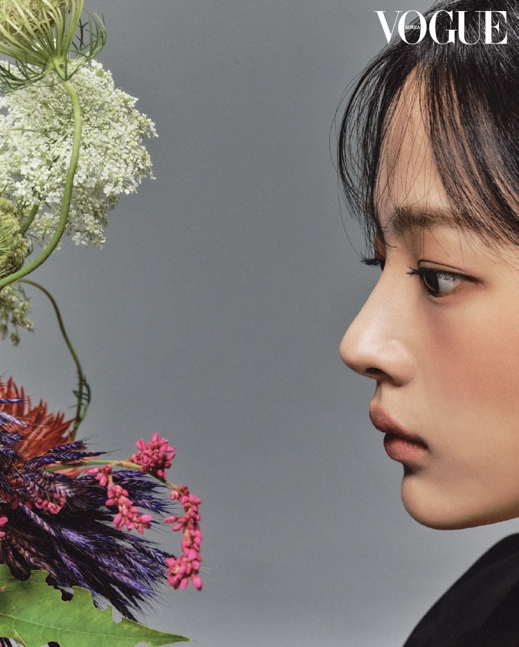 VOGUE | 2024 AUG. | MODEL COVER RANDOM - SON HEUNG MIN & NEWJEANS MINJI PHOTOSHOOT