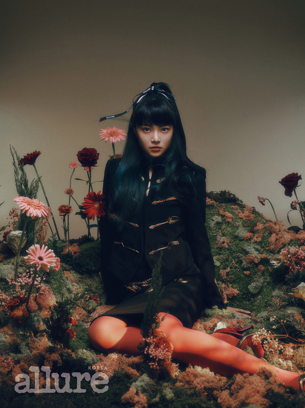 allure | 2022 DEC. | LE SSERAFIM SAKURA & HONG EUN CHAE COVER