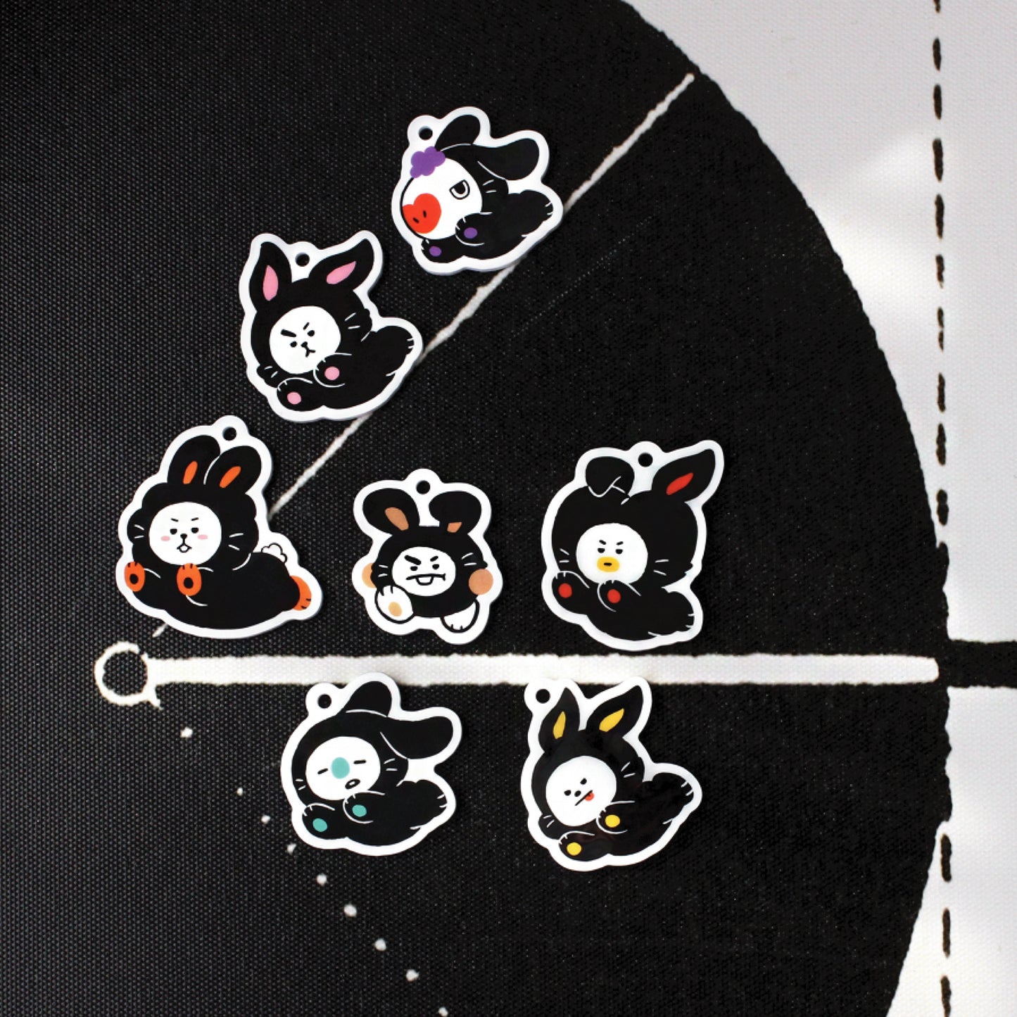 BT21 | BLACK RABBIT - SIMPLE ACRYLIC KEYRING