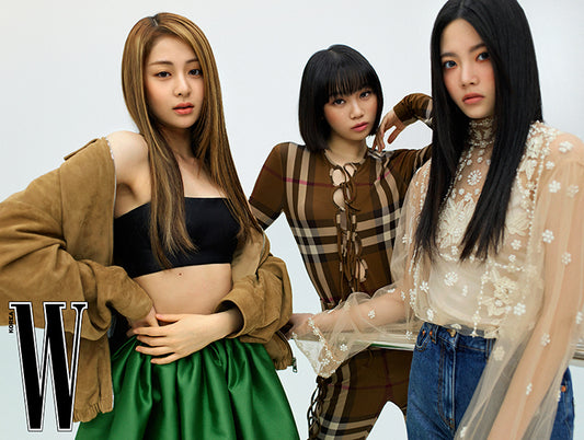 W | JUNI 2022. | KIM DA-MI, SAMPUL ZICO